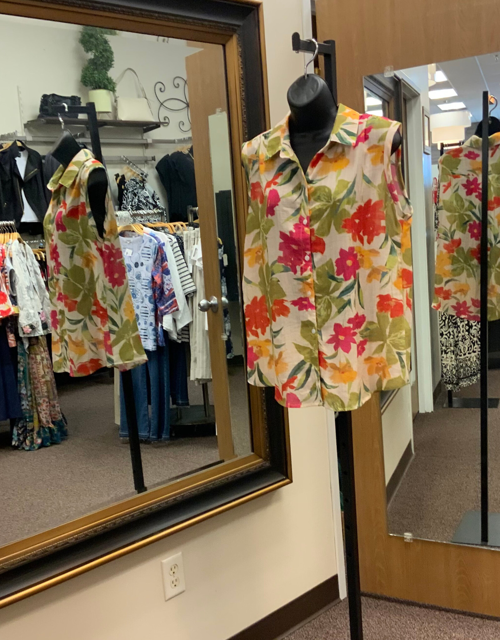 Creation Creation AM650 Bright Floral Print Button Up Sleeveless Top