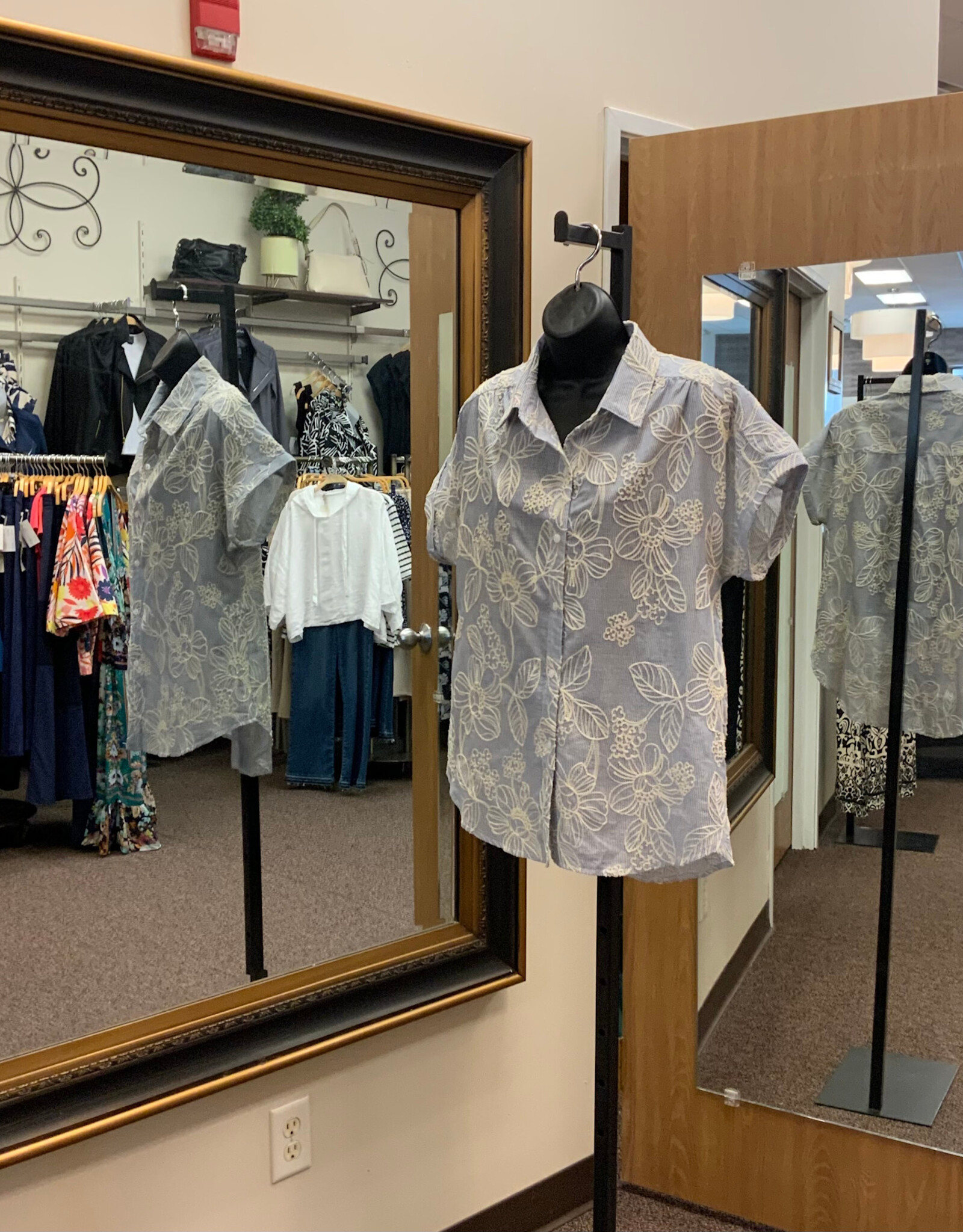 APNY Creation AM636 Blue Embroidered Floral Print Button Up S/S Top