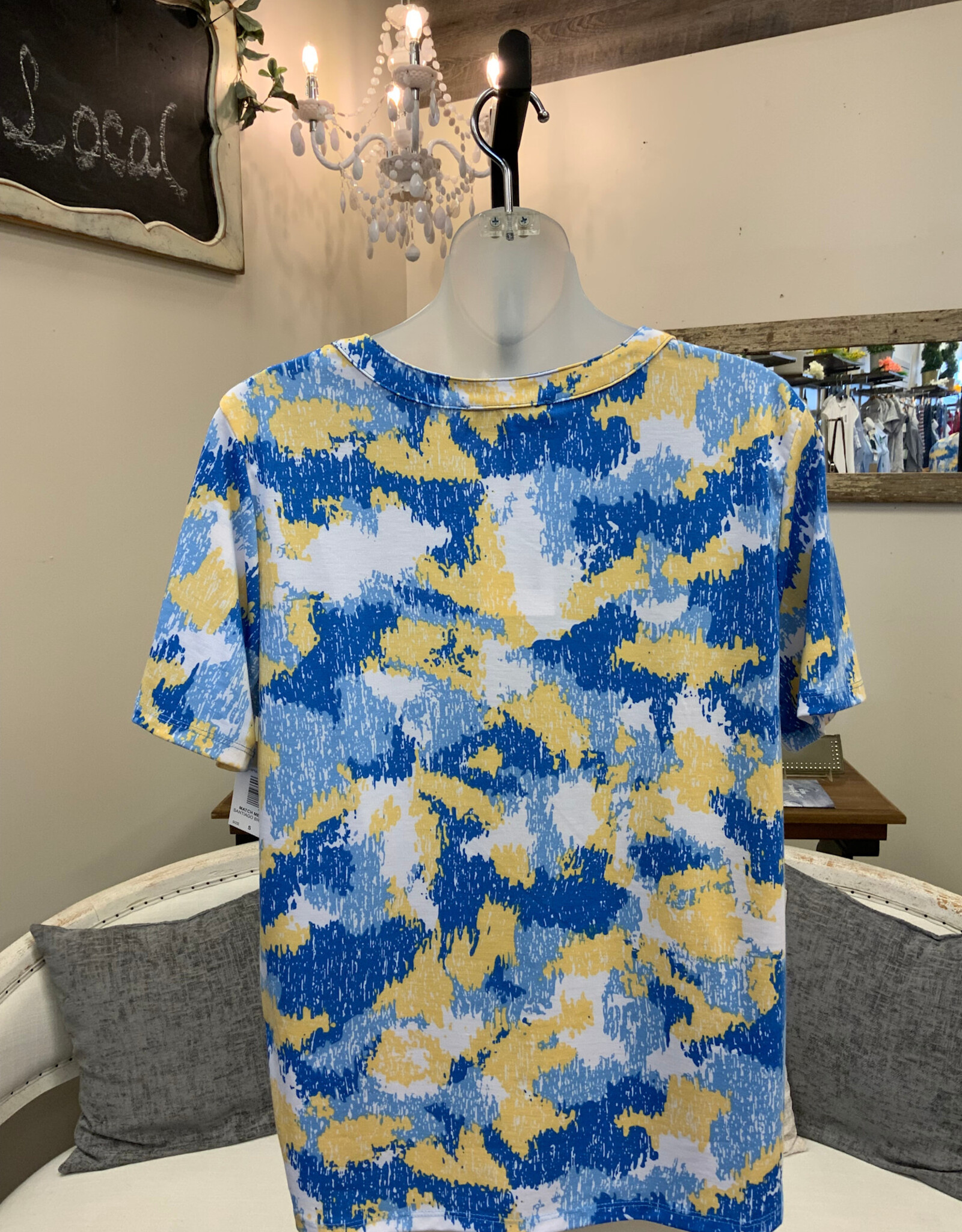 L.Hamrick Southern Lady 43Y3 Blue/Yellow Santiago Breeze V-Neck S/S Top