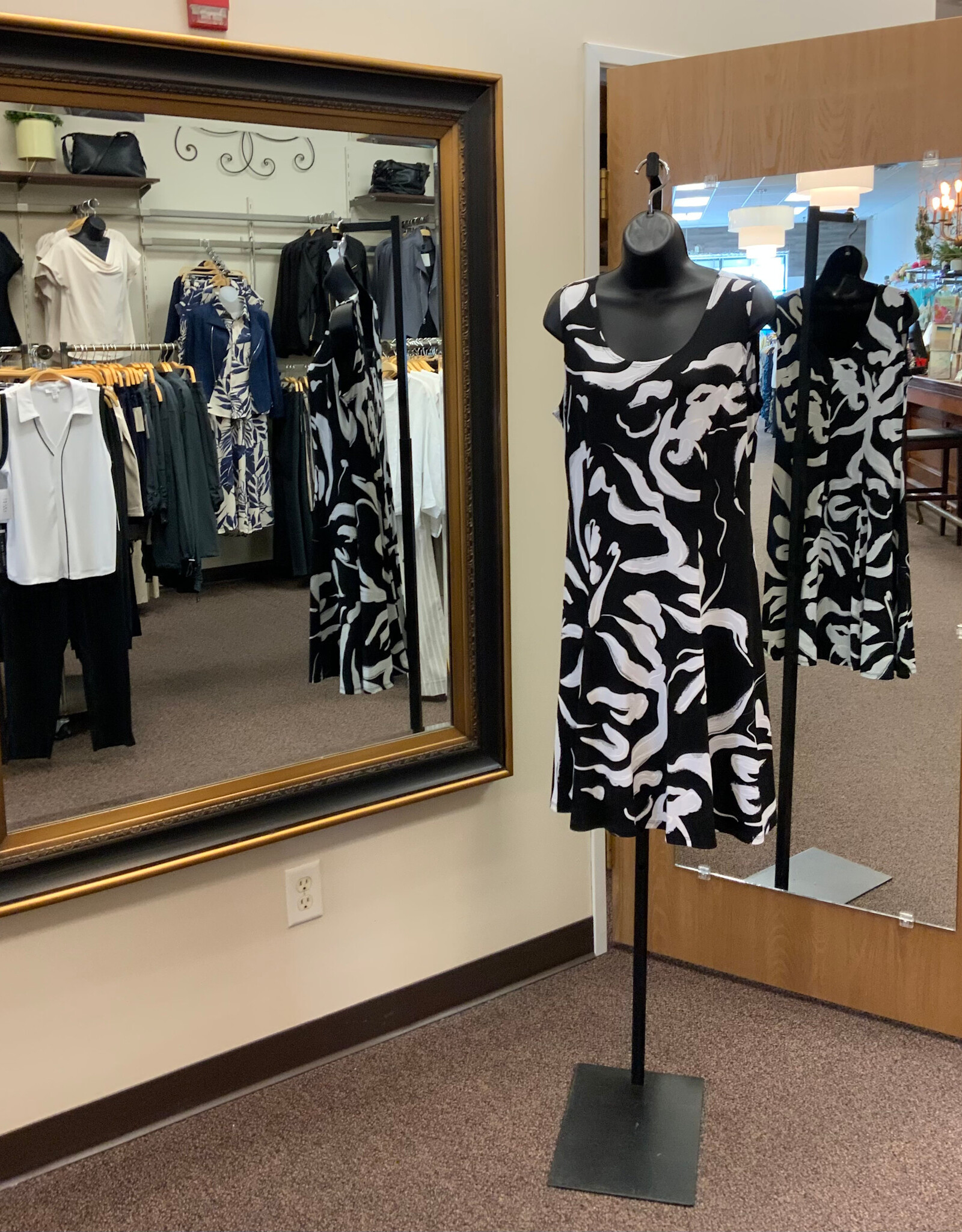 Bali Bali Black/White Print Round Neck Sleeveless Dress