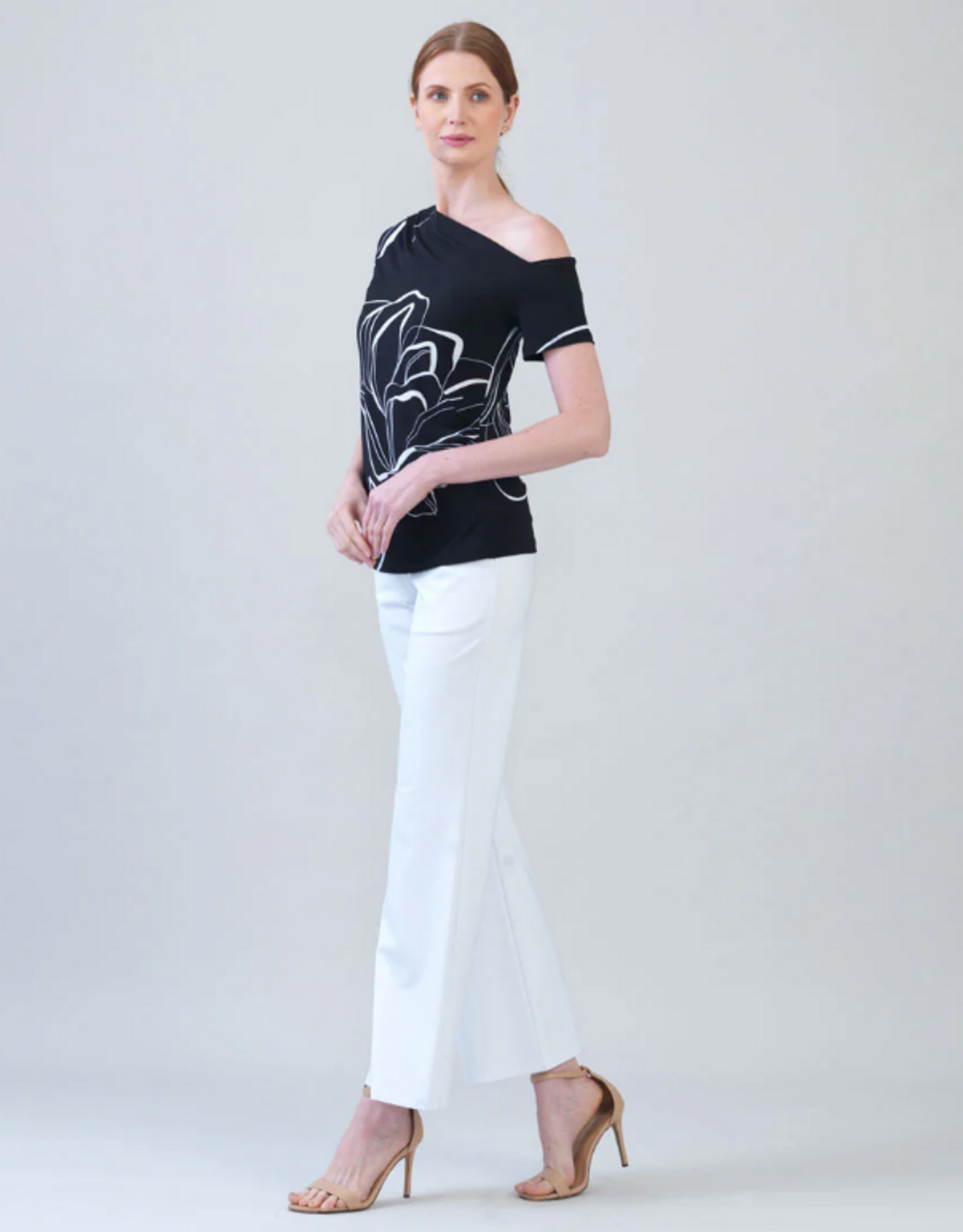 Clara Sun Woo Clara Sun Woo T294P Black/White Floral Outline Print Angular Neck S/S Top