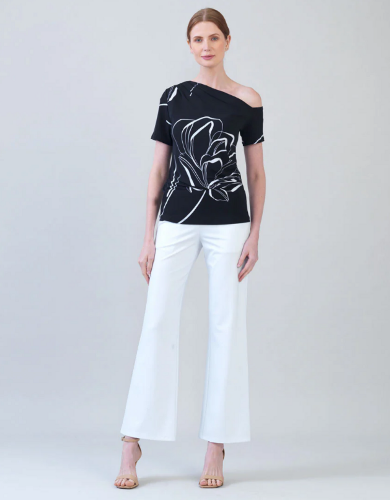 Clara Sun Woo Clara Sun Woo T294P Black/White Floral Outline Print Angular Neck S/S Top