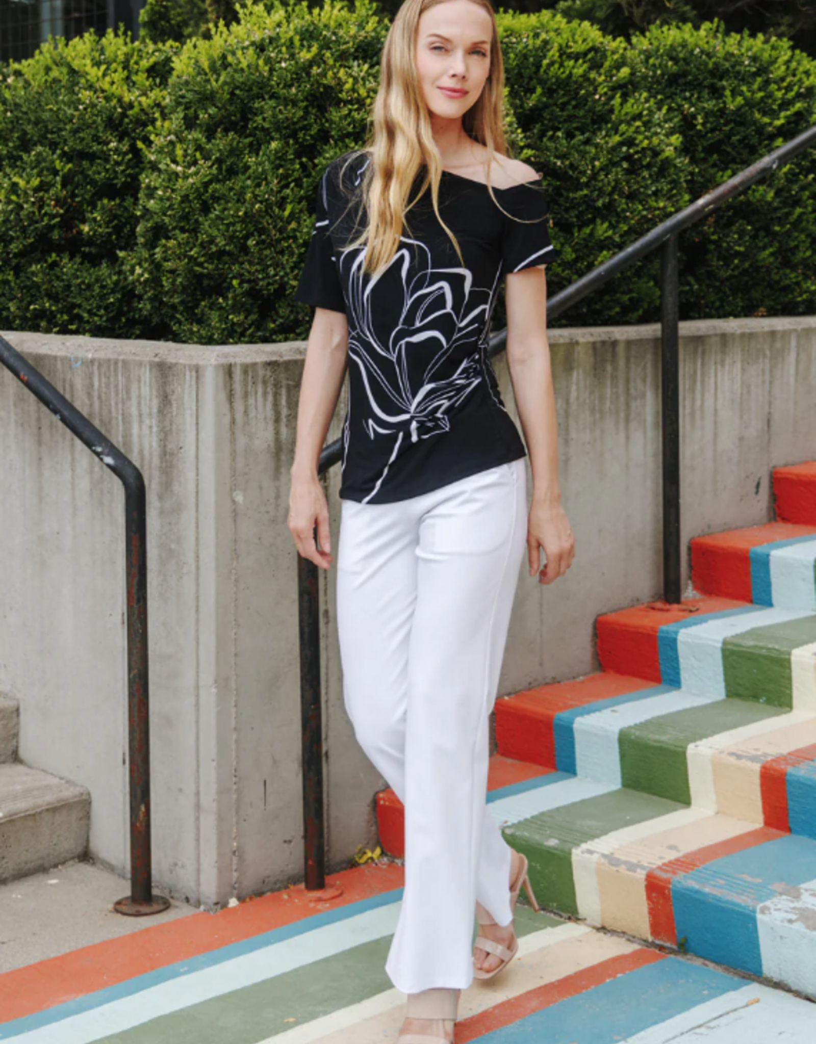 Clara Sun Woo Clara Sun Woo T294P Black/White Floral Outline Print Angular Neck S/S Top