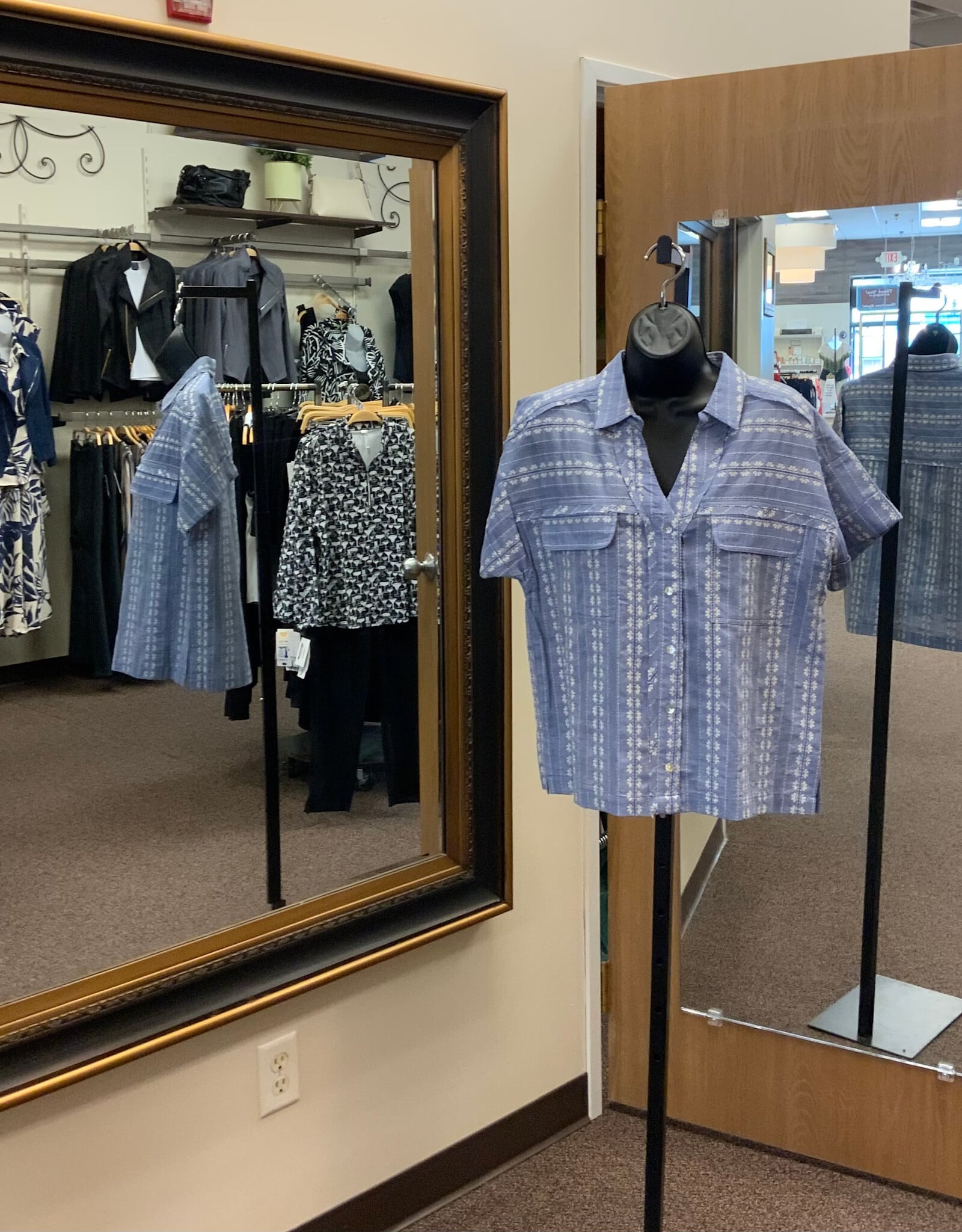 Multiples Tru Luxe Indigo Floral  V-Neck Button Up Short Sleeve Top