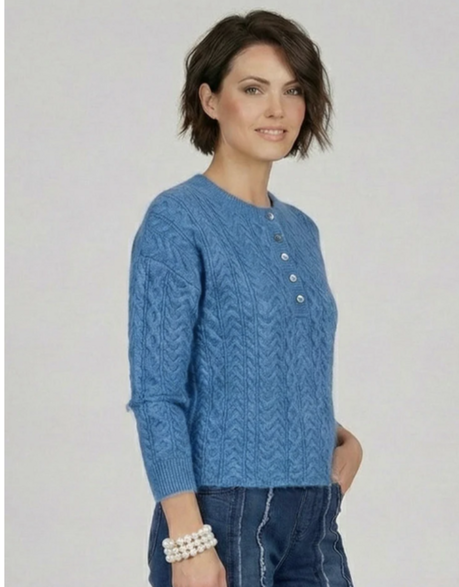Ethyl Ethyl  Chisel Comment Blue Round Neck L/S  Cable Sweater
