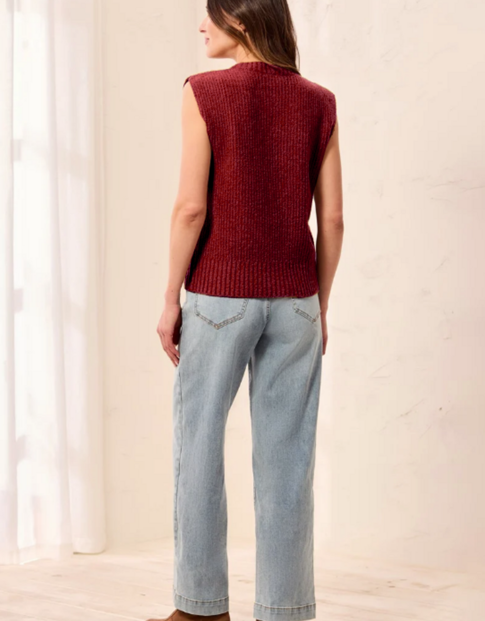 Tribal Tribal Cherrylacquer Split Crew Neck Sleeveless Sweater Vest