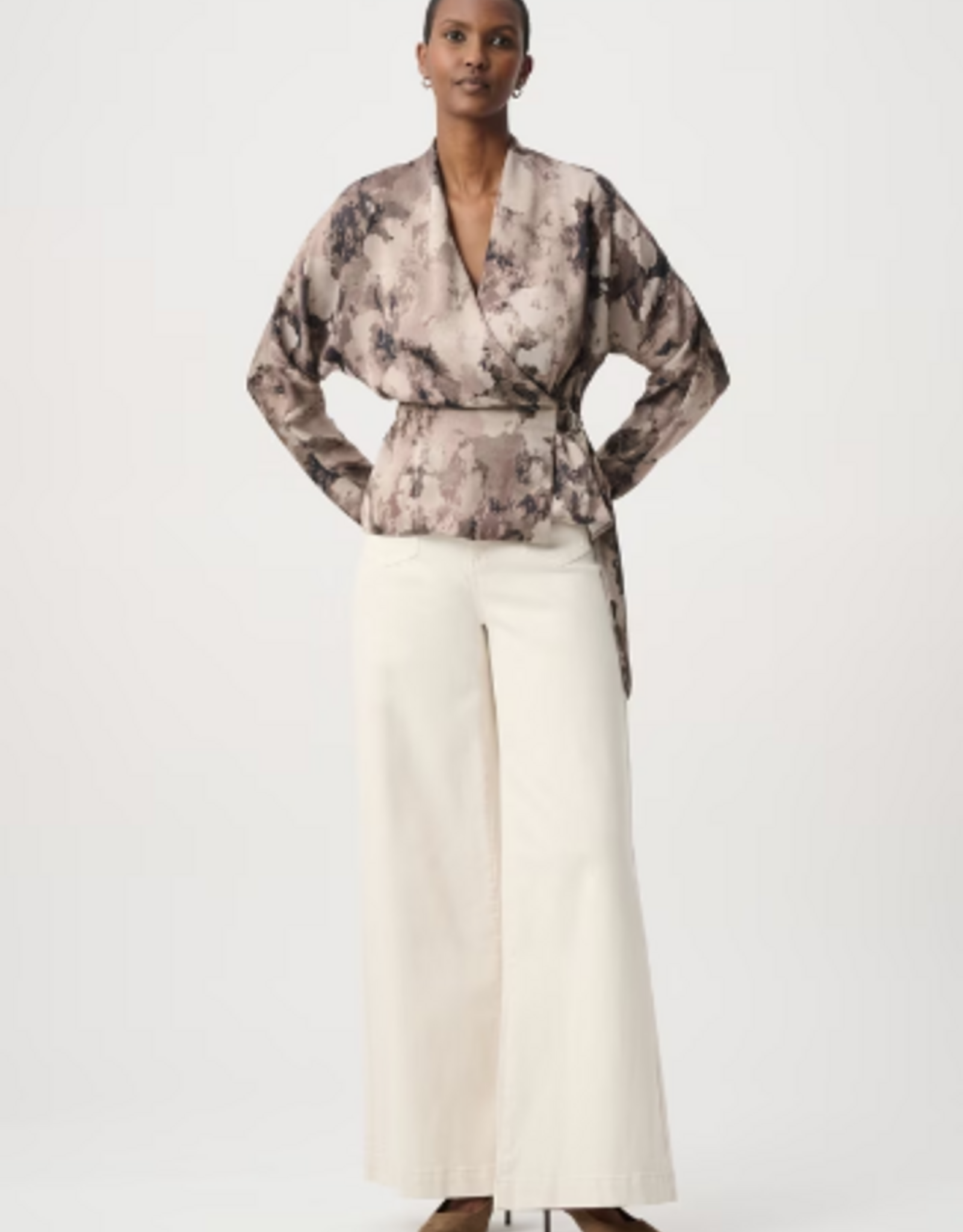 Joseph Ribkoff Joseph Ribkoff Beige Multi V-neck Long Sleeve Wrap Blouse Top