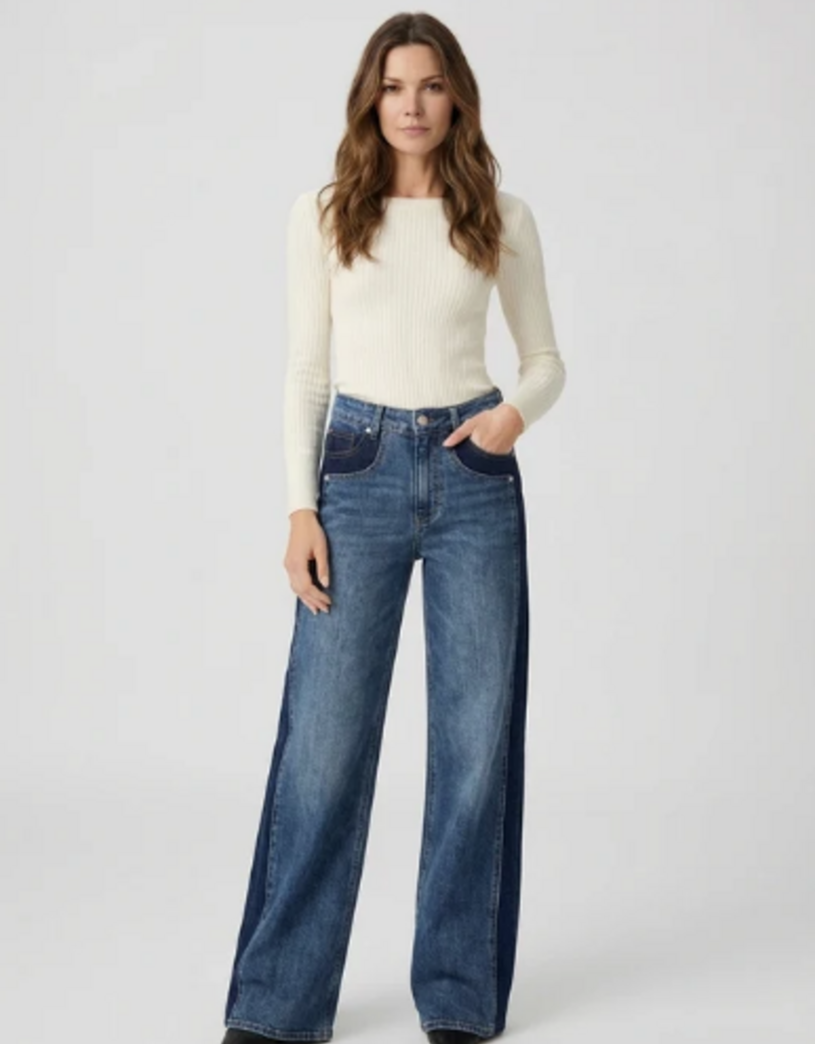 GG Jeans GG Jeans Med Blue Wash Two-Tone Wide Leg Jean