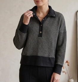 Wild Palms Wild Palms Black/Pearl Waffle Knit Bracelet Sleeve Placket Top