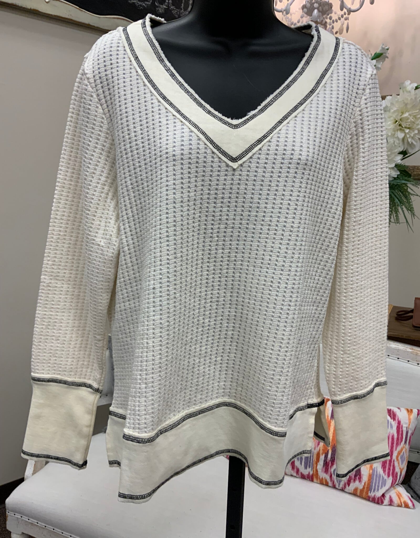 Wild Palms Wild Palms W02 Waffle Knit Long Sleeve V-Neck Top with Contrast