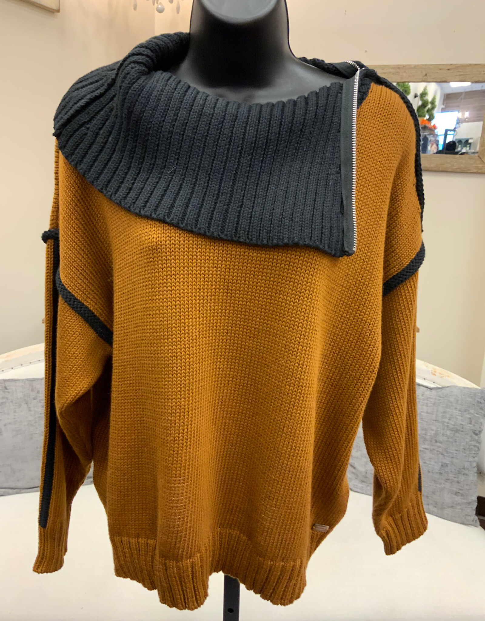 Shannon Passero Shannon Passero Unearthed  Black Detail Shawl  Long  Sleeve Sweater