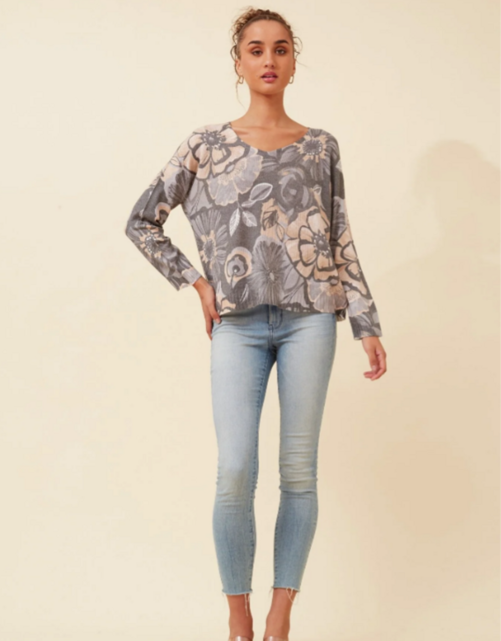 Papillon Papillon Grey Floral Lightweight V-Neck Long Sleeve Sweater
