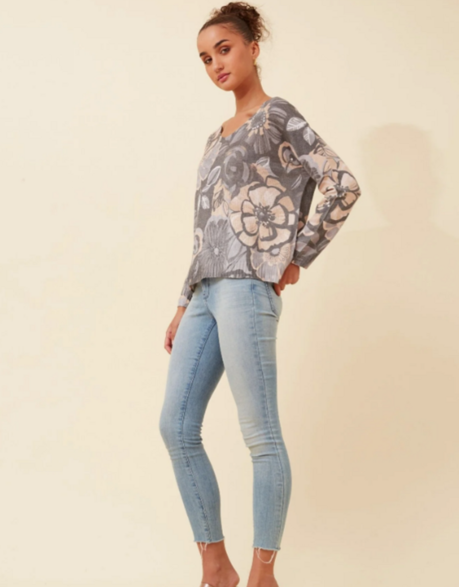 Papillon Papillon Grey Floral Lightweight V-Neck Long Sleeve Sweater