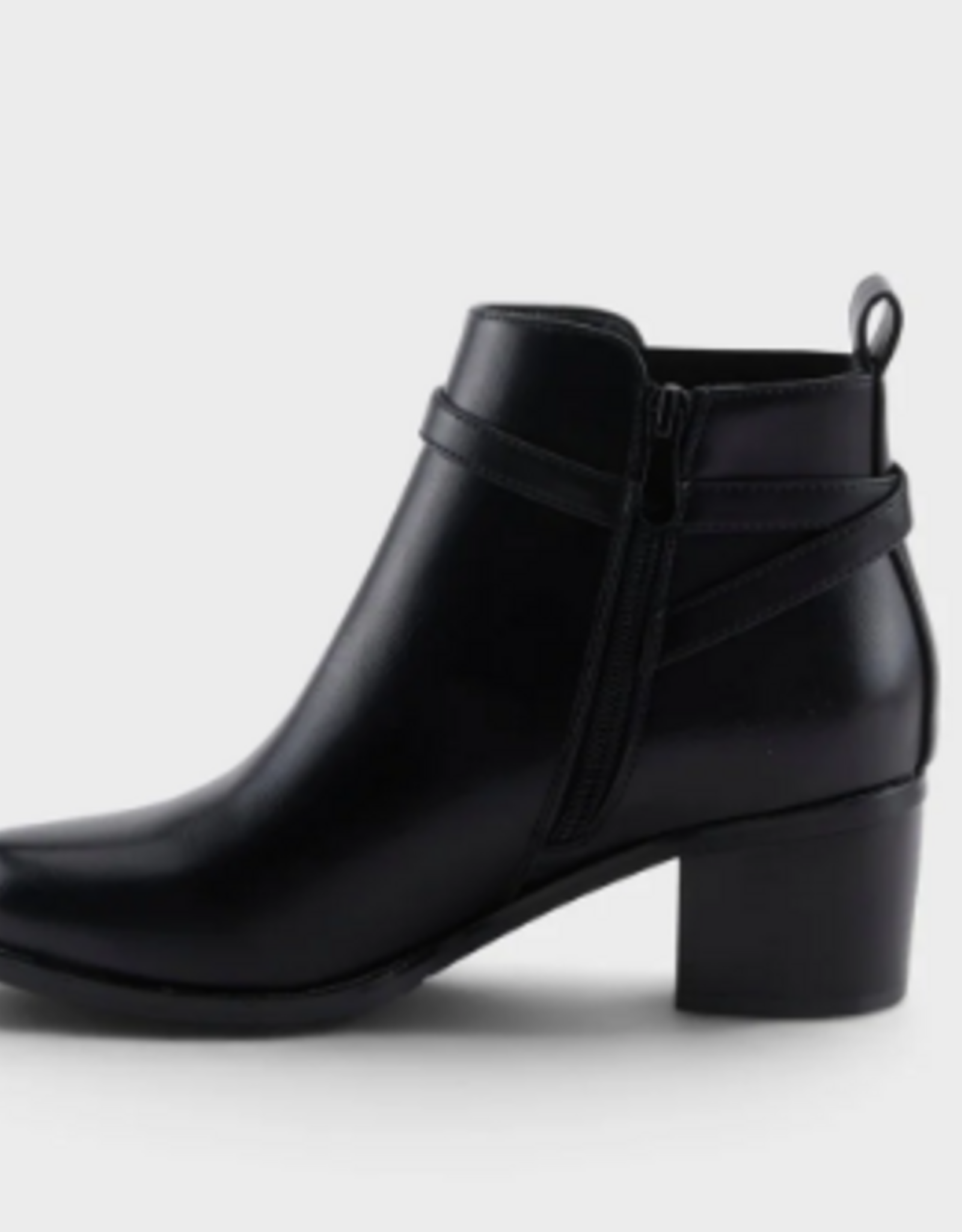 Patrizia Patrizia PADULE Black Faux Leather  Ankle Boot w/ Chunky Heel