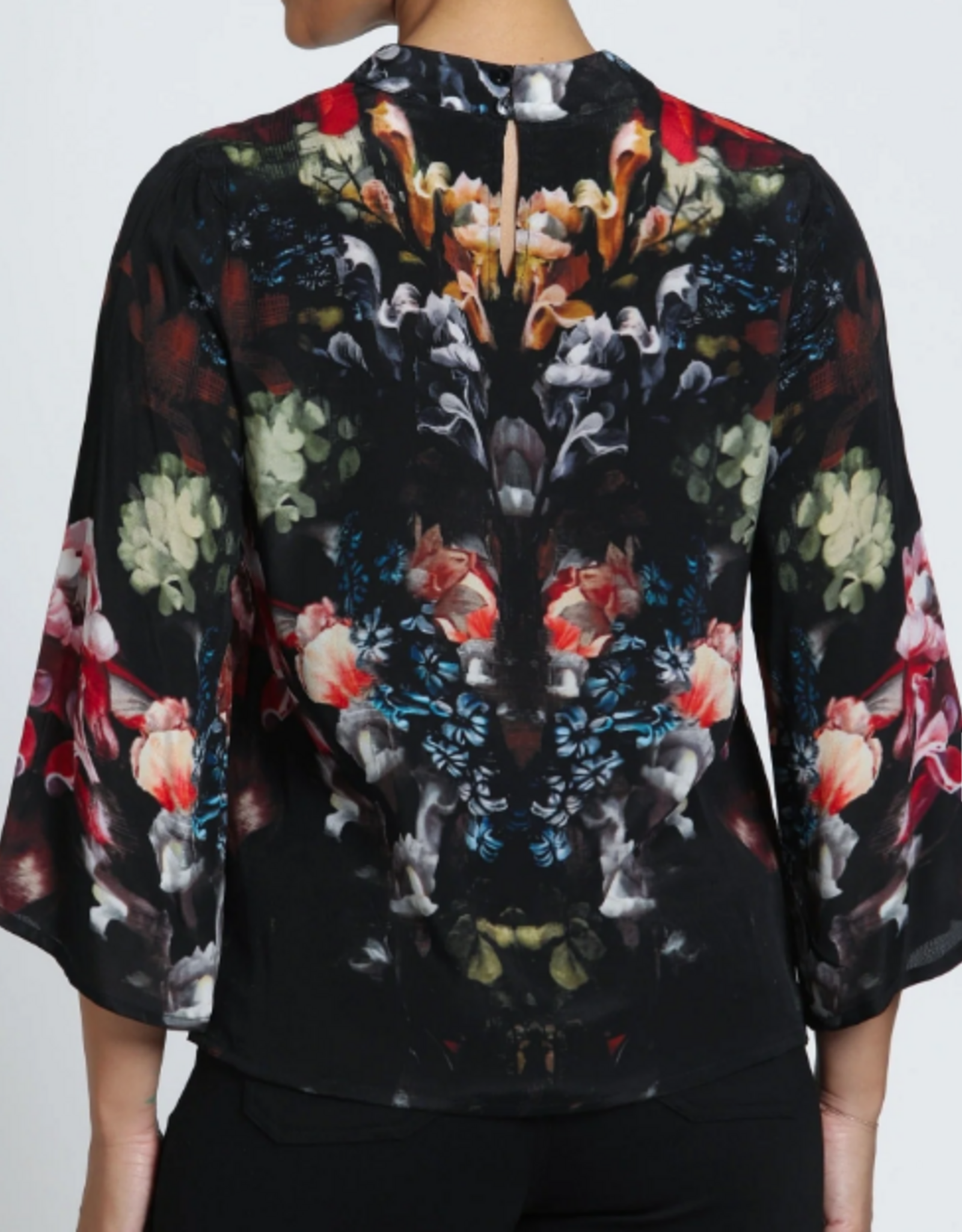 APNY APNY Onyx Jewel Print Banded Collar Belle Sleeve Blouse