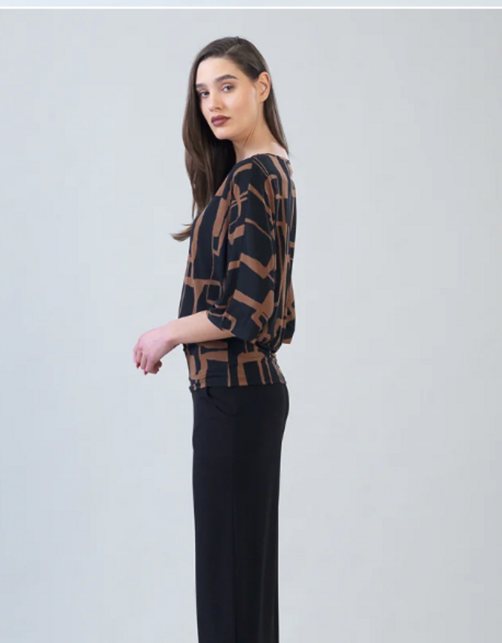 Clara Sun Woo Clara Sun Woo Black/Brown Geo Link Print Banded Hem Elbow Sleeve Top