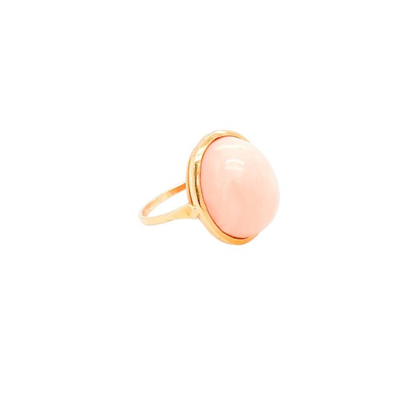 18K Yellow Gold Estate 1960's Pale Cabochon Coral Ring Size 6