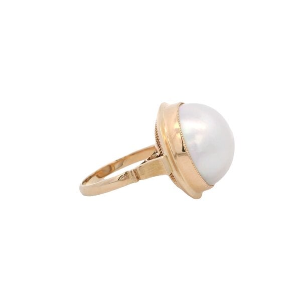 18K Yellow Gold 1970's 16mm Mabe Pearl Milgrain Edge Ring Size 6.5