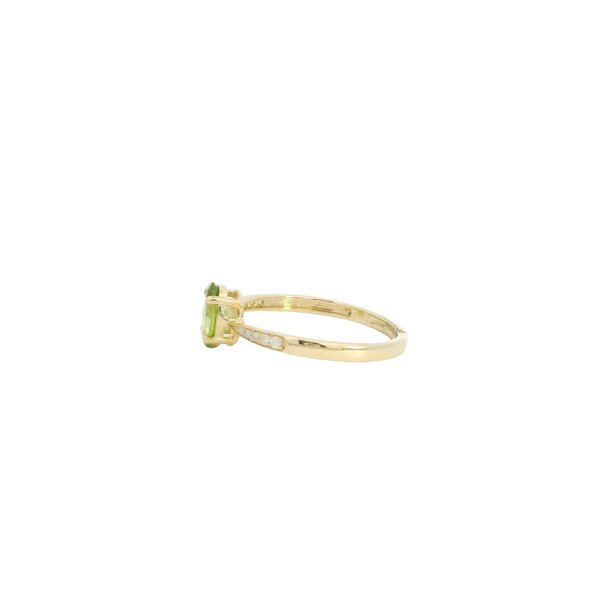 10K Yellow Gold .76ct Oval Peridot .05ct Diamond Ring Size 6.5