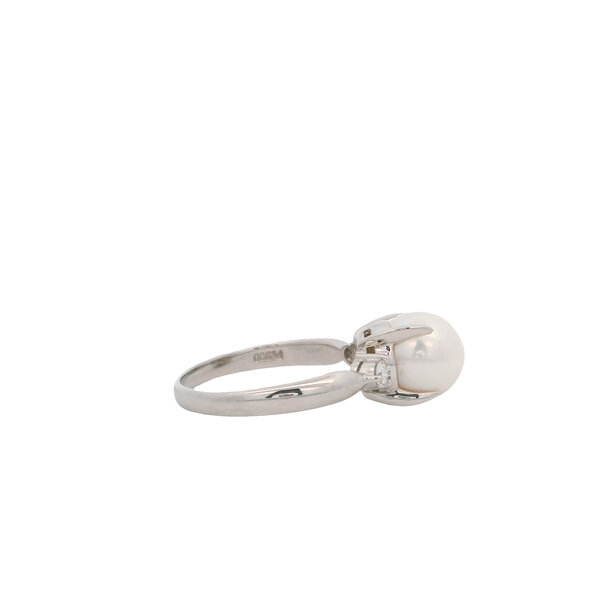 Platinum 1960's 8mm Akoya Pearl .11ct Diamond Ring Size 6.25