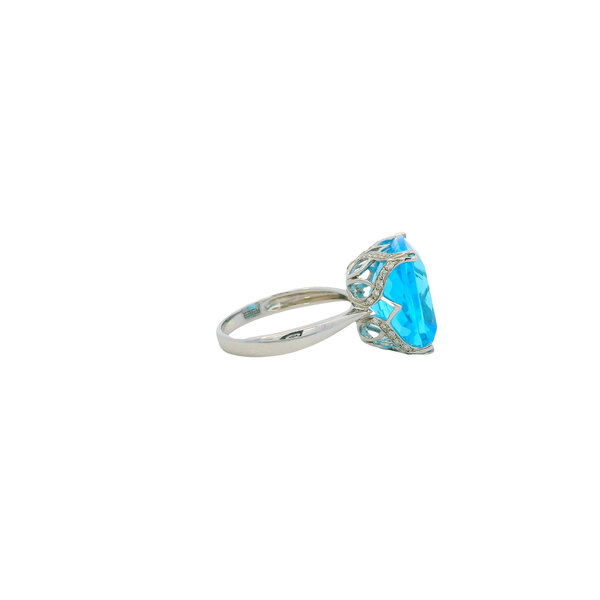 14K White Gold 11ct Blue Topaz & .16ct Diamond Ring Size 7