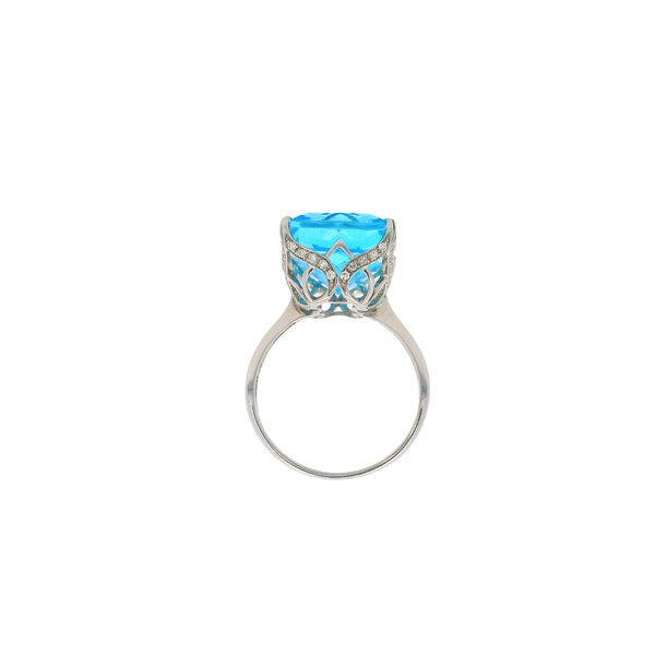 14K White Gold 11ct Blue Topaz & .16ct Diamond Ring Size 7