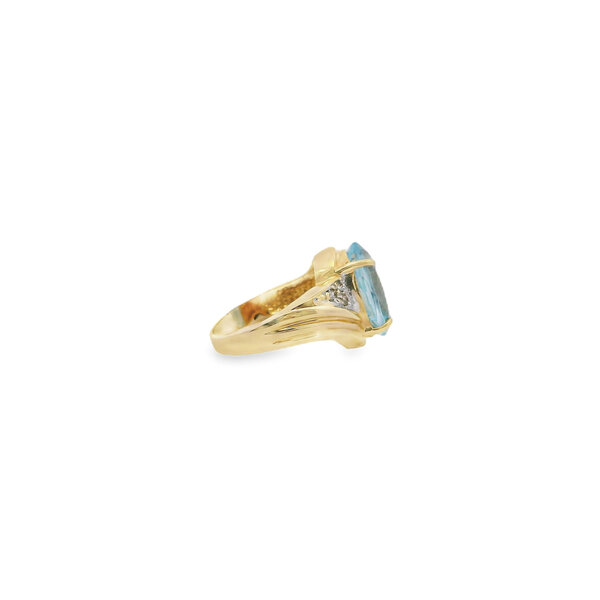 14K Yellow Gold 1980's 6.50ct Oval Blue Topaz .06ct Diamond Ring Size  5.75