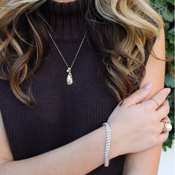 14K Yellow Gold Oyster Pendant Gold Creations Original