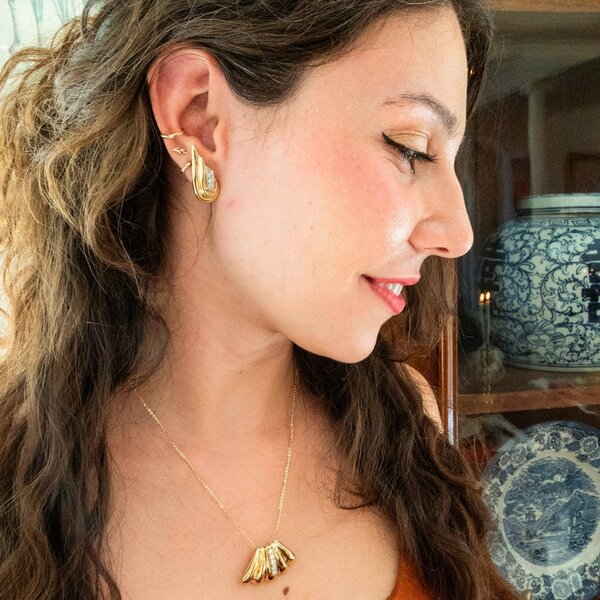 14K Yellow Gold 1980's .20ct Diamond Wing Climber Omega Post Earrings