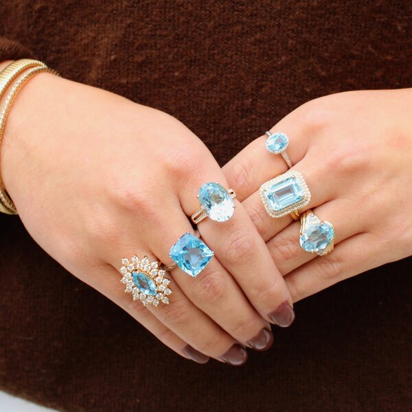 14K White Gold 11ct Blue Topaz & .16ct Diamond Ring Size 7