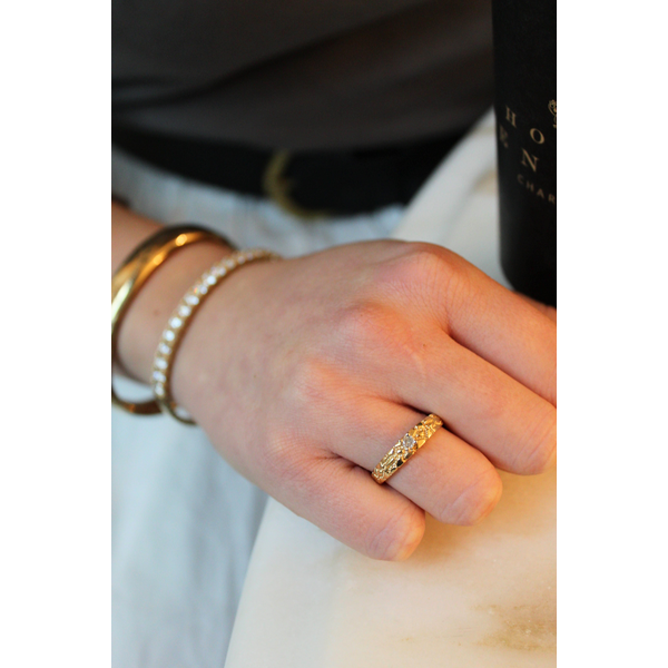 10K Yellow Gold 1980's .11ct Diamond Textured Solitaire Ring Size 8.5