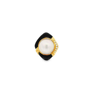 18KY 1970's 14.5mm Mabe Pearl Dia & Onyx Ring Sz 9