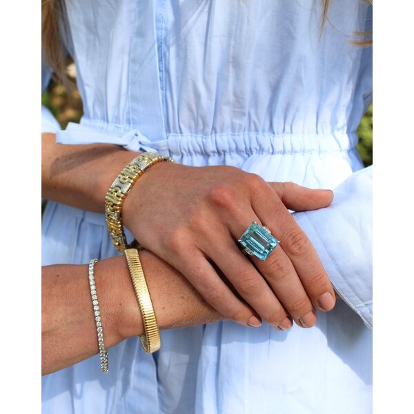 18K White Gold Estate 25.85ct Blue Topaz & .08ct Diamond Euro Shank Ring Size 8