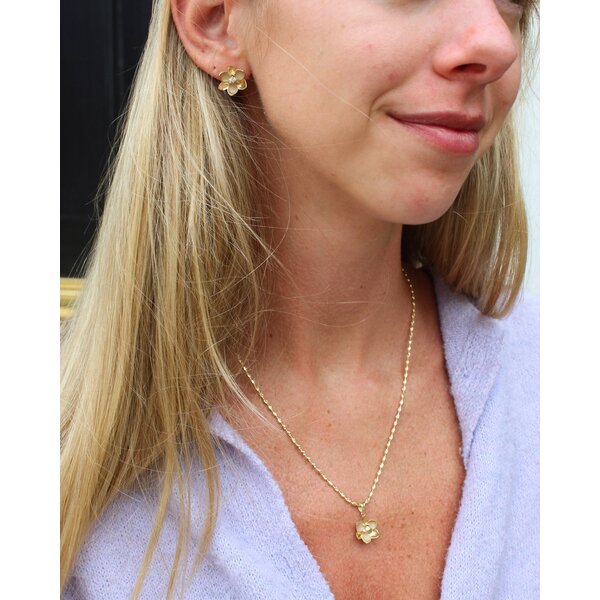 14K Yellow Gold GC Original Polished/Brushed .02ct Lab Diamond Magnolia Pendant Mini