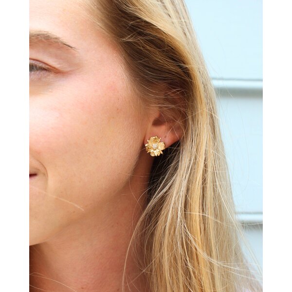 14K Yellow Gold GC Original Textured .32ct Lab Diamond Dogwood Post Earrings Mini