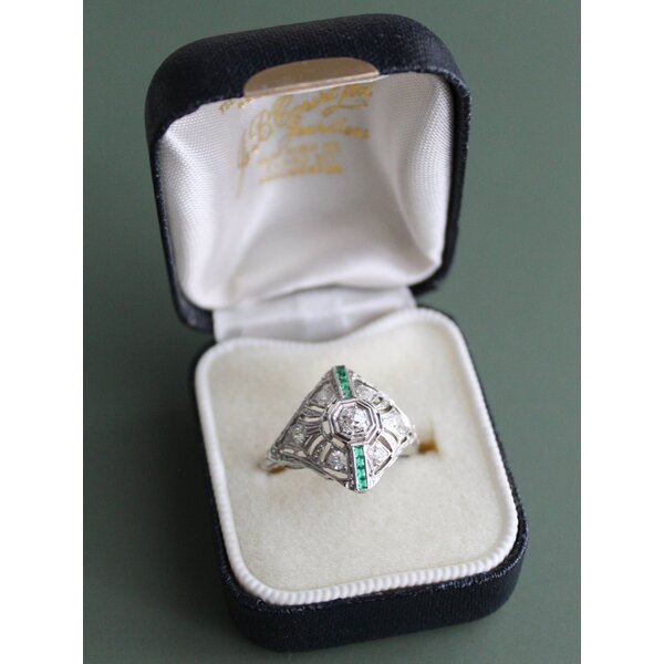 14K White Gold 1930's .36ct Diamond & .18ct Emerald Art Deco Engraved Ring Size 7.75