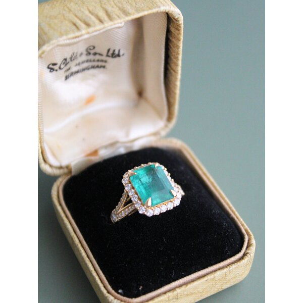 18K Yellow Gold 3.33ct Emerald Cut Emerald .56ct Diamond Ring Size 7