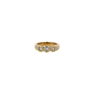 18KY 1980's Three Stone .67ct Dia Bezel Band Sz 5