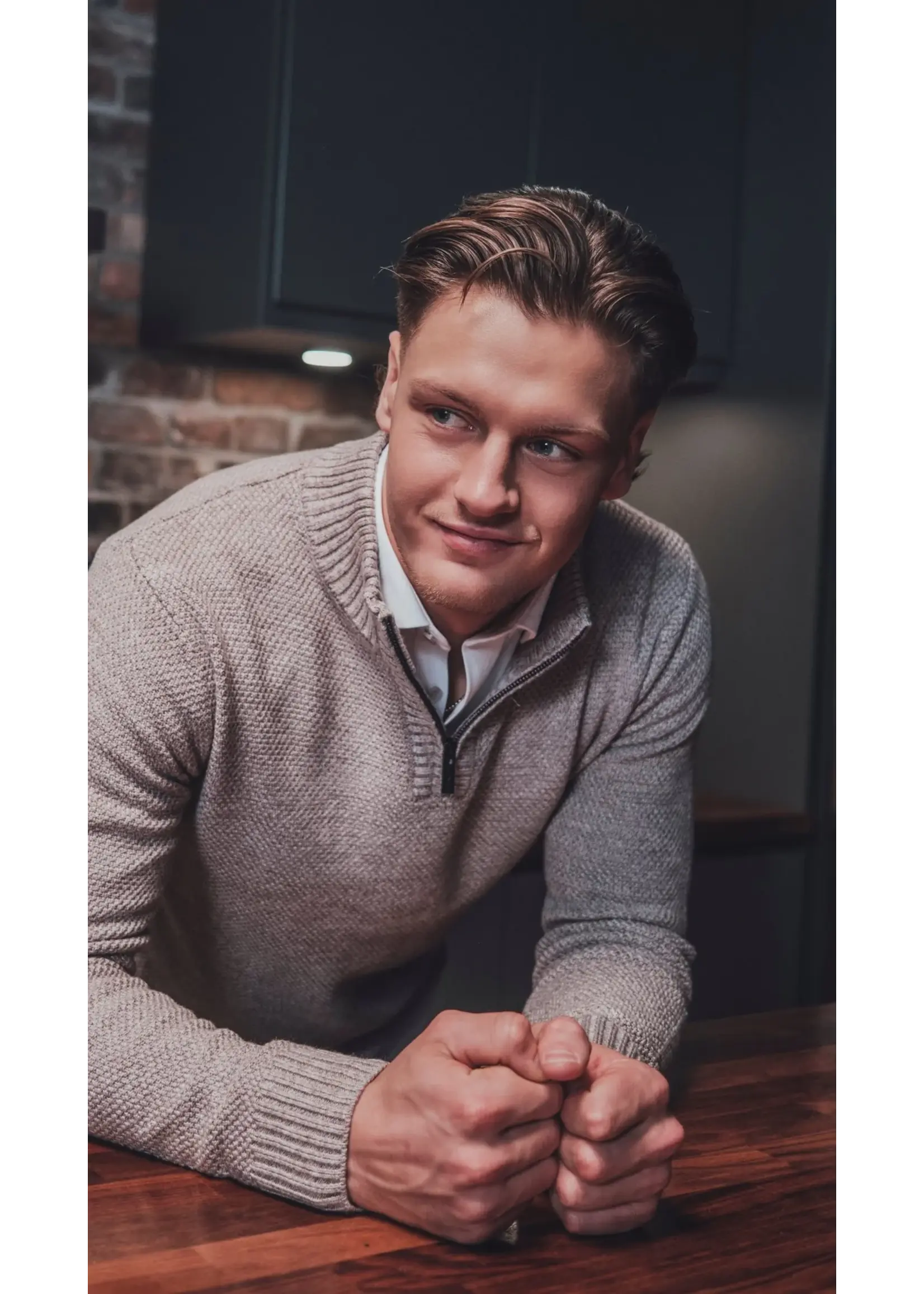 Au Noir Au Noir Quarter Zip Sweater VOGAR