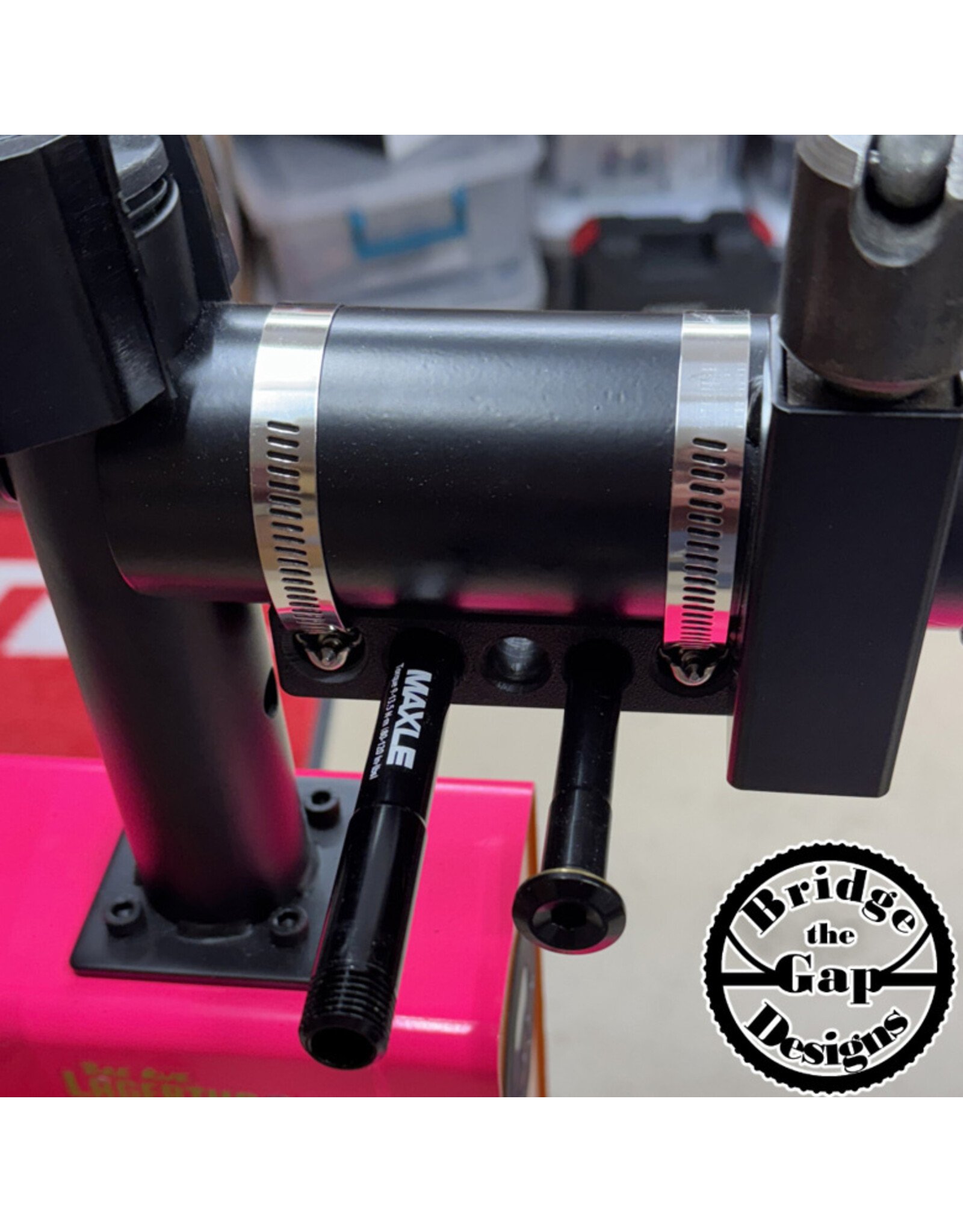 10 to 7 Tools 10 to 7 Thru Axle Holder