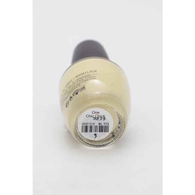 OPI - T73 - Lacquer - One Chic Chick