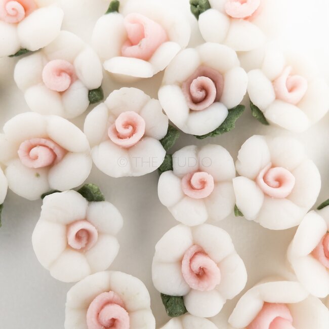 The Studio - 3D Art #01 - Flowers - White