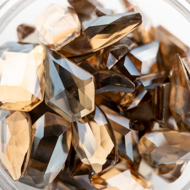 The Studio - Art Pack #287 - Assorted Bronze Rhinestones