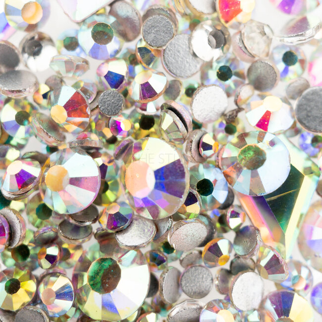 The Studio - Art Pack #103 - Assorted Charms - 6 pcs