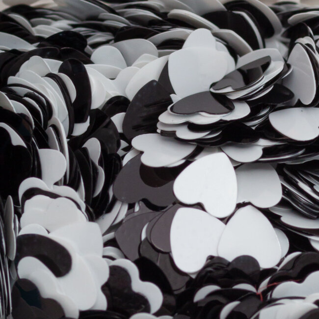 The Studio - Art Pack #225 - Assorted Heart Confetti - 12 pcs - 032