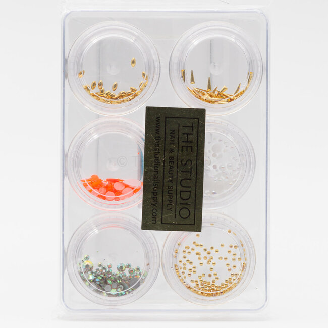 The Studio - Art Pack #102 - Assorted Charms - 6 pcs