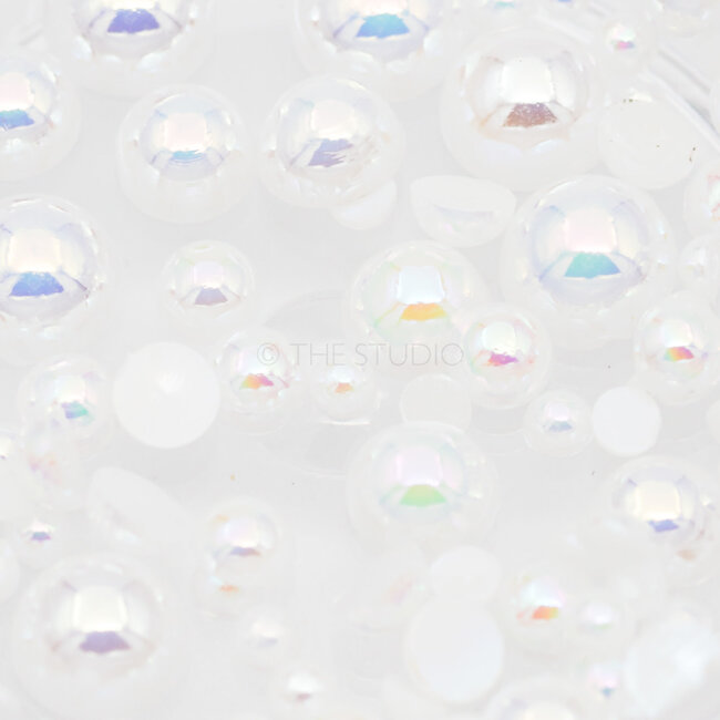 The Studio - Art Pack #102 - Assorted Charms - 6 pcs