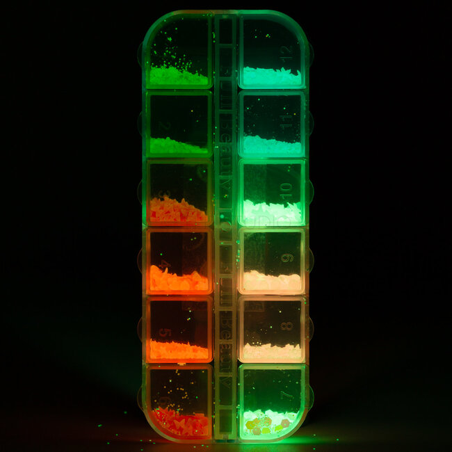 The Studio - Art Pack #107 - Glow In The Dark Confetti - C - 12 pcs