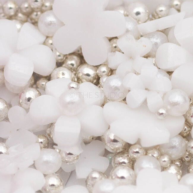 The Studio - Art Pack #343 - Assorted 3D Flower Charms - 01