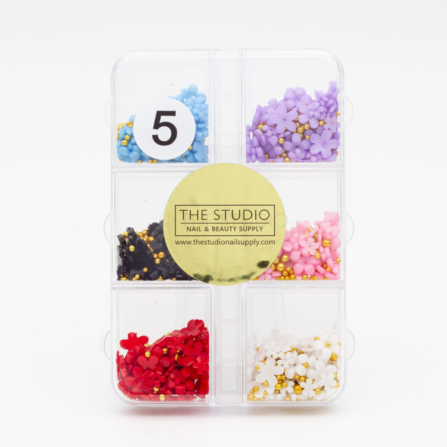 The Studio The Studio - Art Pack #344 - Assorted 3D Flower Charms - 05